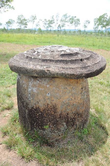 Thám hiểm với nghĩa địa chum ma quái ở Lào - Ảnh 2