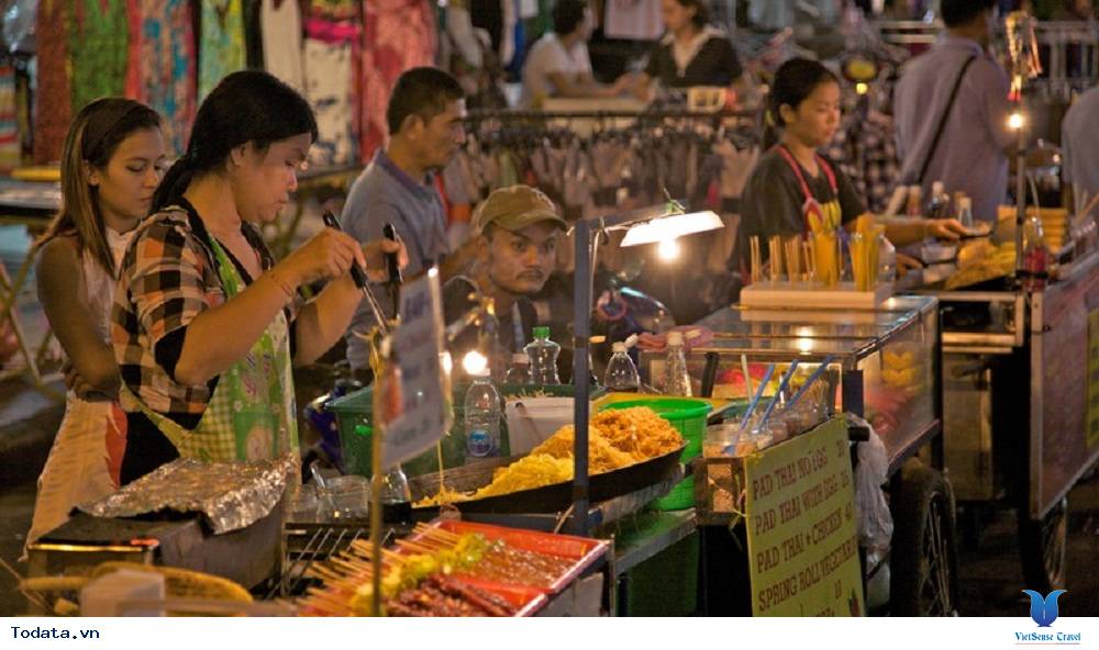 Tham quan con đường Khao San nổi tiếng của Thái Lan - Ảnh 2 Tham quan con đường Khao San nổi tiếng của Thái Lan - Ảnh 2