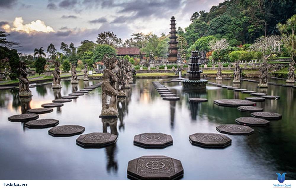 Tham quan cung điện Tirta Gangga - Ảnh 2 Tham quan cung điện Tirta Gangga - Ảnh 2