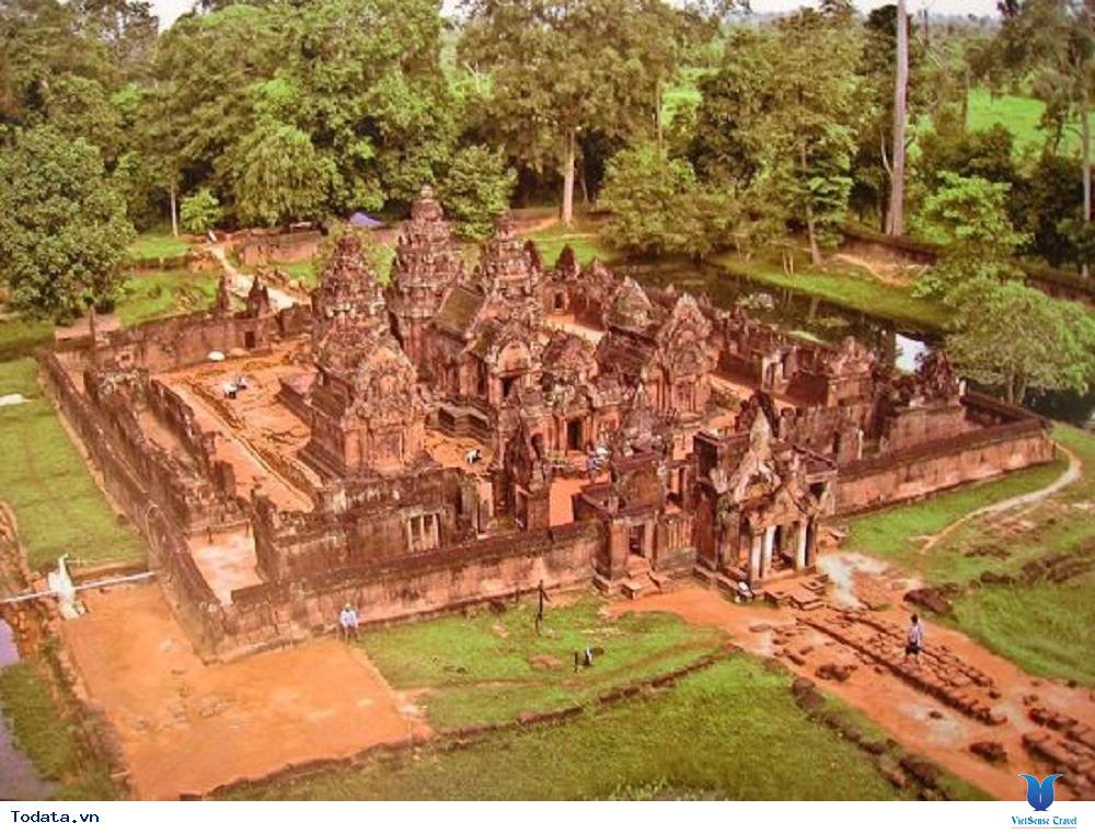 Thăm quan đền Banteay Srei linh thiêng của Campuchia - Ảnh 1 Thăm quan đền Banteay Srei linh thiêng của Campuchia - Ảnh 1
