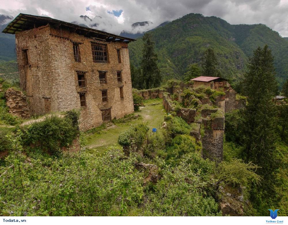 Tham quan di tích Drukgyel Dzong - Ảnh 1 Tham quan di tích Drukgyel Dzong - Ảnh 1
