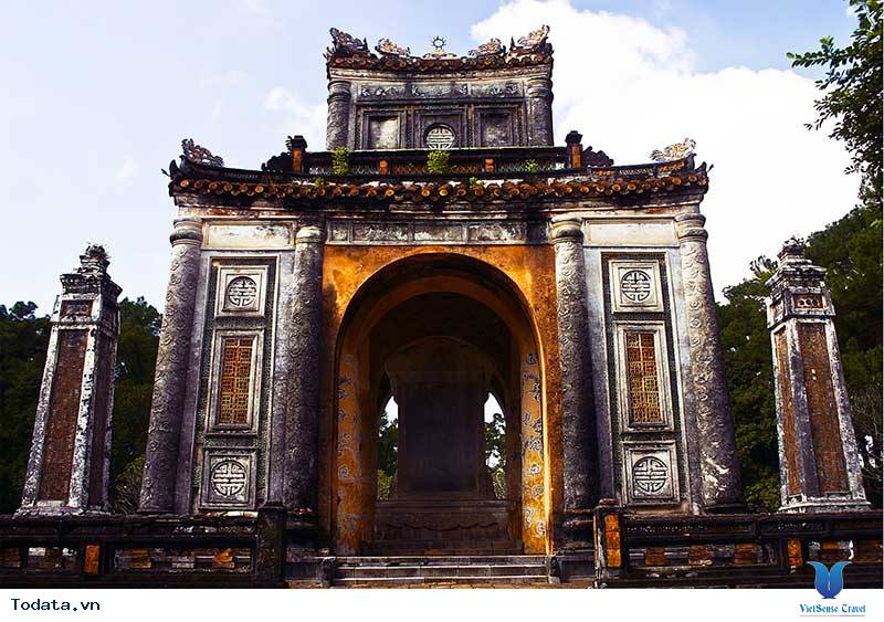 Tham Quan Lăng Mộ 4 Ông Vua Nổi Tiếng Xứ Huế - Ảnh 9
