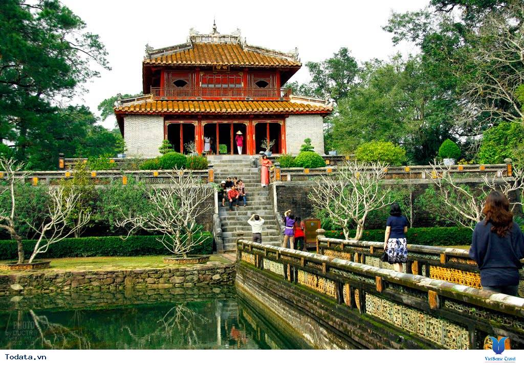 Tham Quan Lăng Mộ 4 Ông Vua Nổi Tiếng Xứ Huế - Ảnh 5