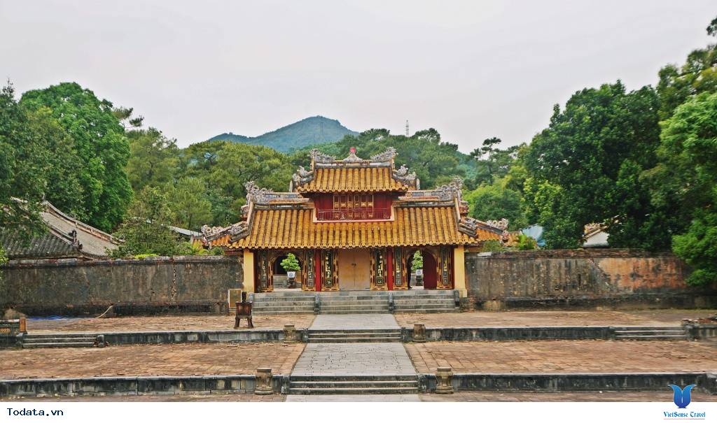 Tham Quan Lăng Mộ 4 Ông Vua Nổi Tiếng Xứ Huế - Ảnh 6