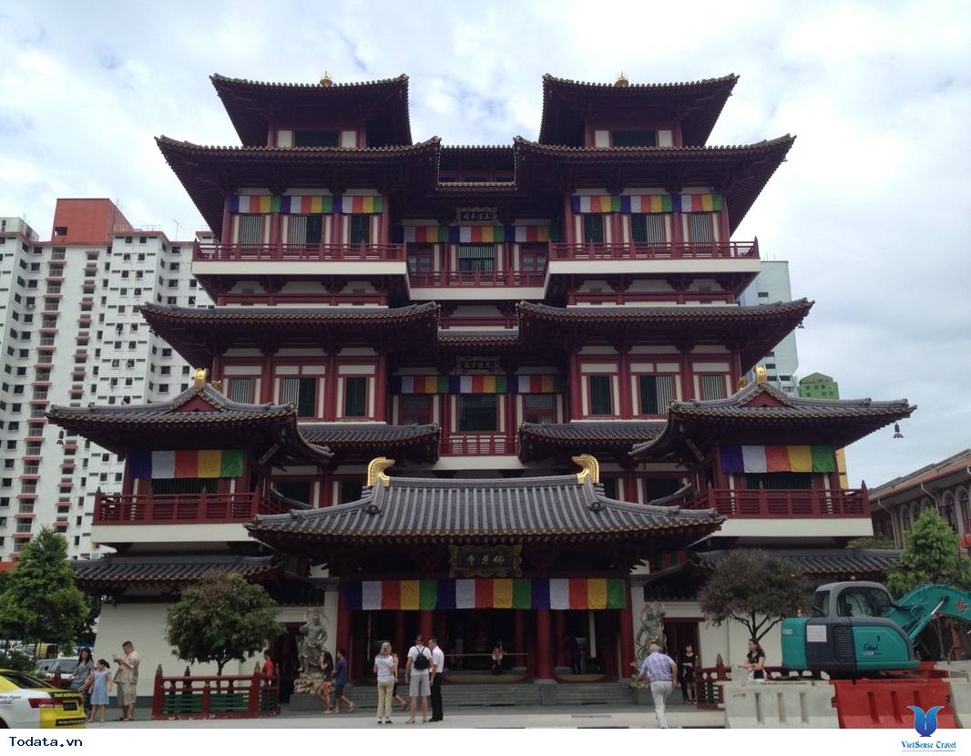 Tham quan ngôi chùa Phật Nha nổi tiếng ở Singapore - Ảnh 1 Tham quan ngôi chùa Phật Nha nổi tiếng ở Singapore - Ảnh 1