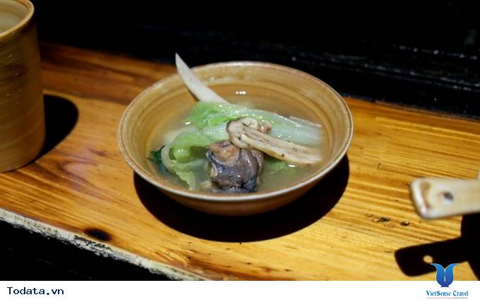 Thích thú với lẩu nướng trên bếp đá ở Lệ Giang, Trung Quốc - Ảnh 5 Thích thú với lẩu nướng trên bếp đá ở Lệ Giang, Trung Quốc - Ảnh 5