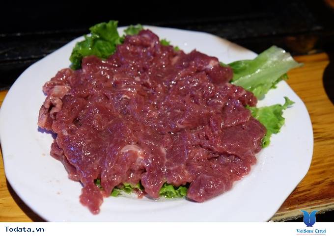 Thích thú với lẩu nướng trên bếp đá ở Lệ Giang, Trung Quốc - Ảnh 3 Thích thú với lẩu nướng trên bếp đá ở Lệ Giang, Trung Quốc - Ảnh 3