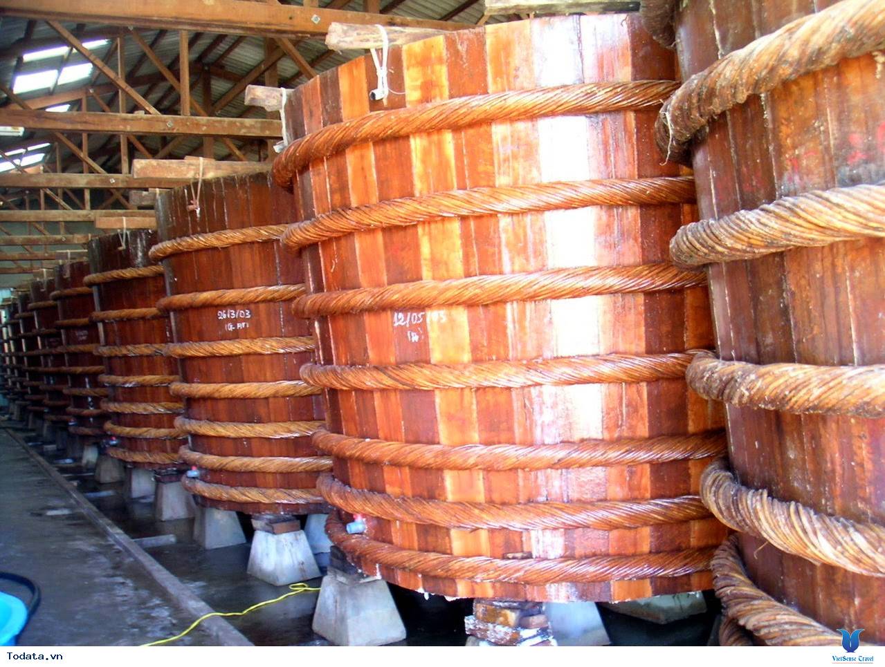 Trải nghiệm độc đáo tại nhà thùng sản xuất nước mắm Phú Quốc - Ảnh 4