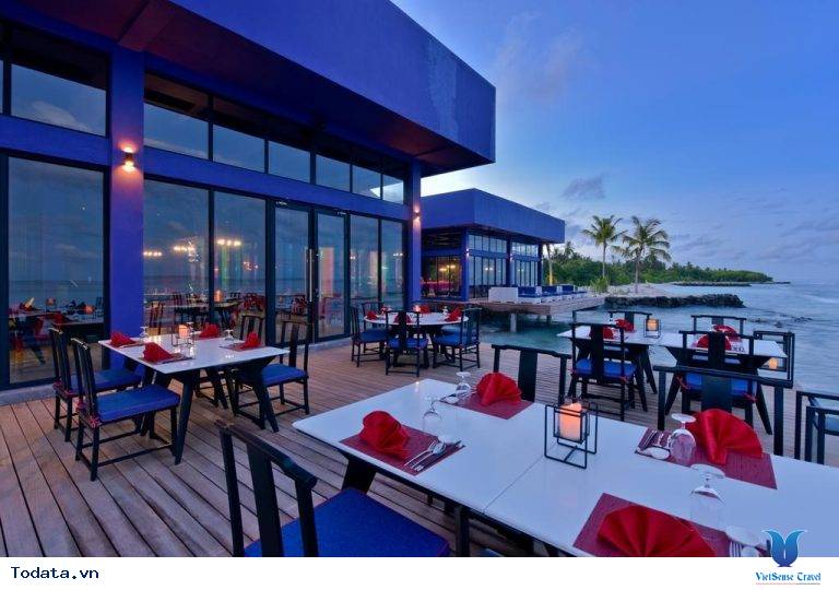 Trải nghiệm khách sạn lớn nhất ở Maldives - Ảnh 1