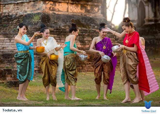 Trải nghiệm những lễ hội độc đáo trên các vùng miền tại Thái Lan - Ảnh 1