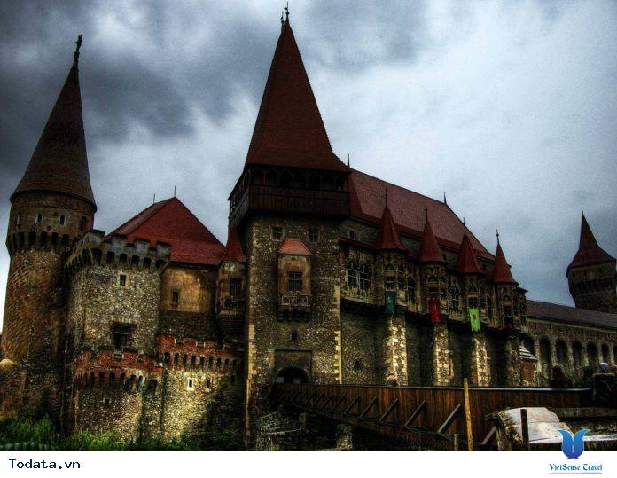 Transylvania vùng đất cổ tích đẹp mê hồn ở Romania - Ảnh 1