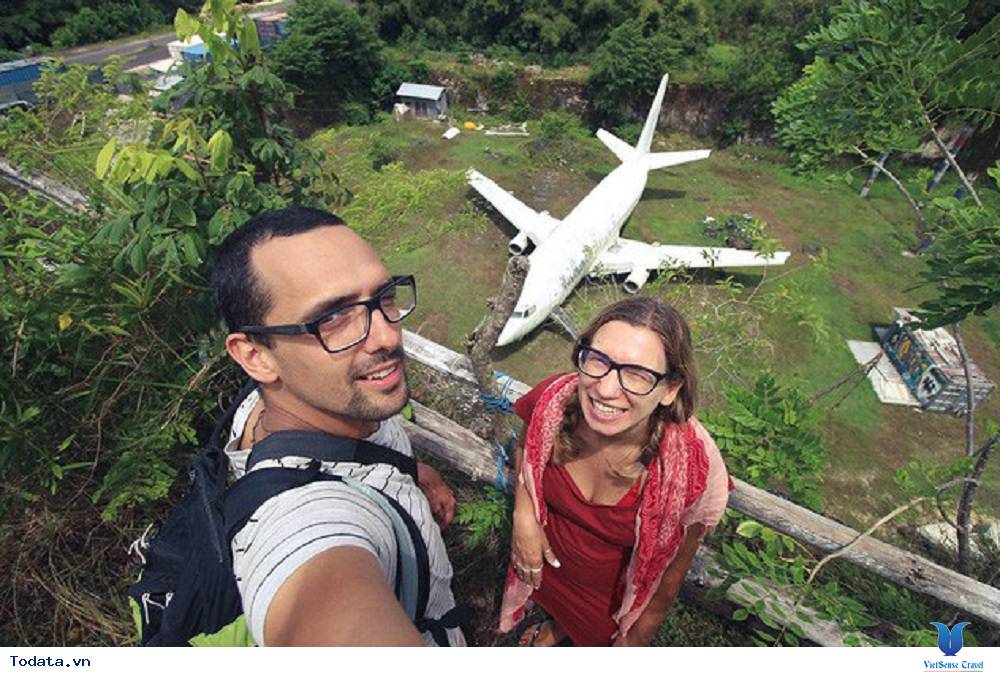 Từng có một chiếc Boeing 737 nằm bỏ không trên cánh đồng Bali - Ảnh 1 Từng có một chiếc Boeing 737 nằm bỏ không trên cánh đồng Bali - Ảnh 1