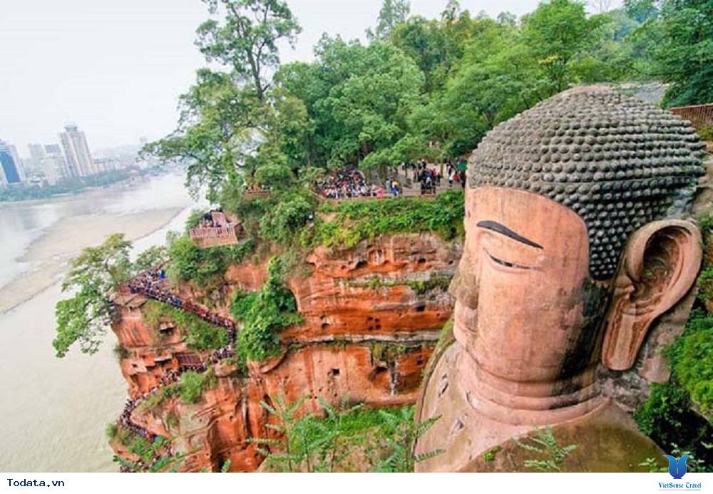 Tượng Phật Lạc Sơn lớn nhất thế giới với 4 lần rơi lệ - Ảnh 1