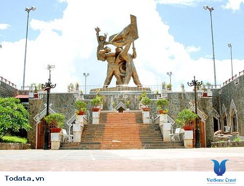 Uy Nghiêm Tượng Đài Chiến Thắng Điện Biên Phủ - Ảnh 4 Uy Nghiêm Tượng Đài Chiến Thắng Điện Biên Phủ - Ảnh 4