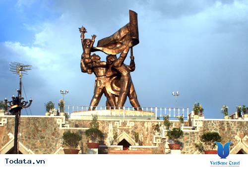 Uy Nghiêm Tượng Đài Chiến Thắng Điện Biên Phủ - Ảnh 2 Uy Nghiêm Tượng Đài Chiến Thắng Điện Biên Phủ - Ảnh 2