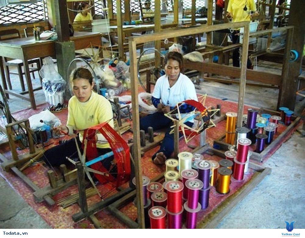 Văn hóa dệt lụa-nét đẹp trong tinh hoa dân tộc Campuchia - Ảnh 1 Văn hóa dệt lụa-nét đẹp trong tinh hoa dân tộc Campuchia - Ảnh 1