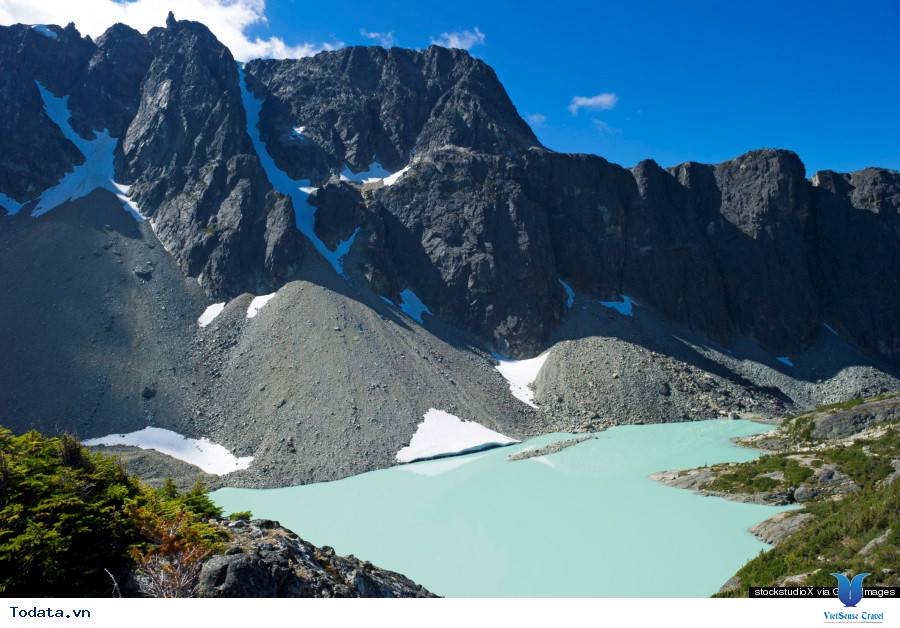 Vẻ đẹp hữu tình của hồ núi lửa Garibaldi - Ảnh 1