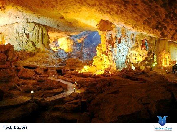 Về Hạ Long Chiêm Ngưỡng Hang Sửng Sốt - Ảnh 1