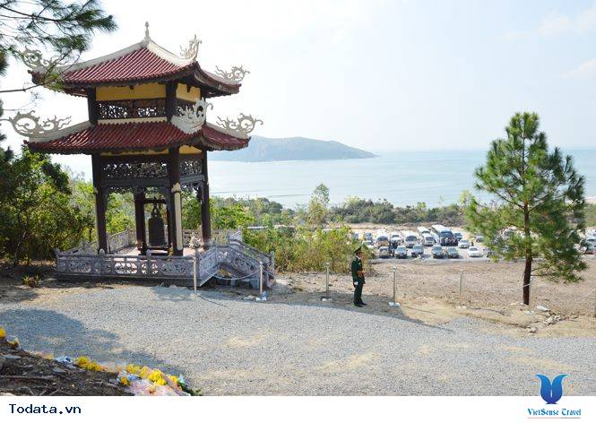 Viếng Mộ Đại Tướng Nơi Vũng Chùa -  Đảo Yến - Ảnh 1