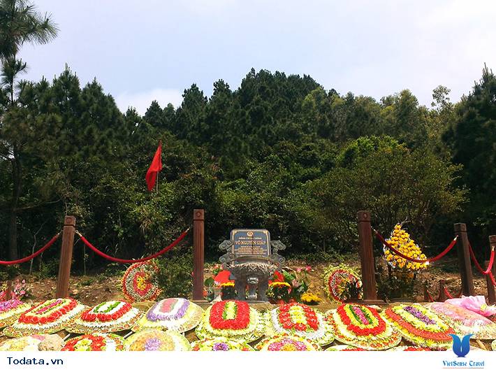 Viếng Mộ Đại Tướng Nơi Vũng Chùa -  Đảo Yến - Ảnh 3