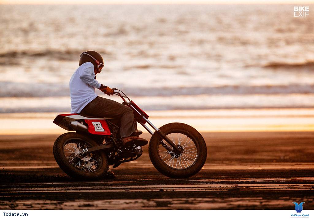 Xe độ Kawasaki lướt cát ngoạn mục ở Bali - Ảnh 2