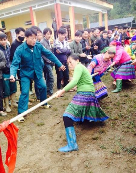 Yên Bái: Lễ hội tết rừng - nét văn hóa của người Mông Nà Hẩu - Ảnh 2