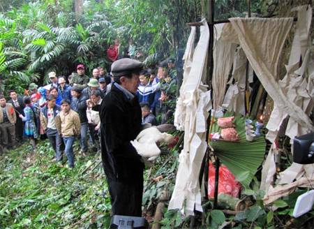 Yên Bái: Lễ hội tết rừng - nét văn hóa của người Mông Nà Hẩu - Ảnh 1